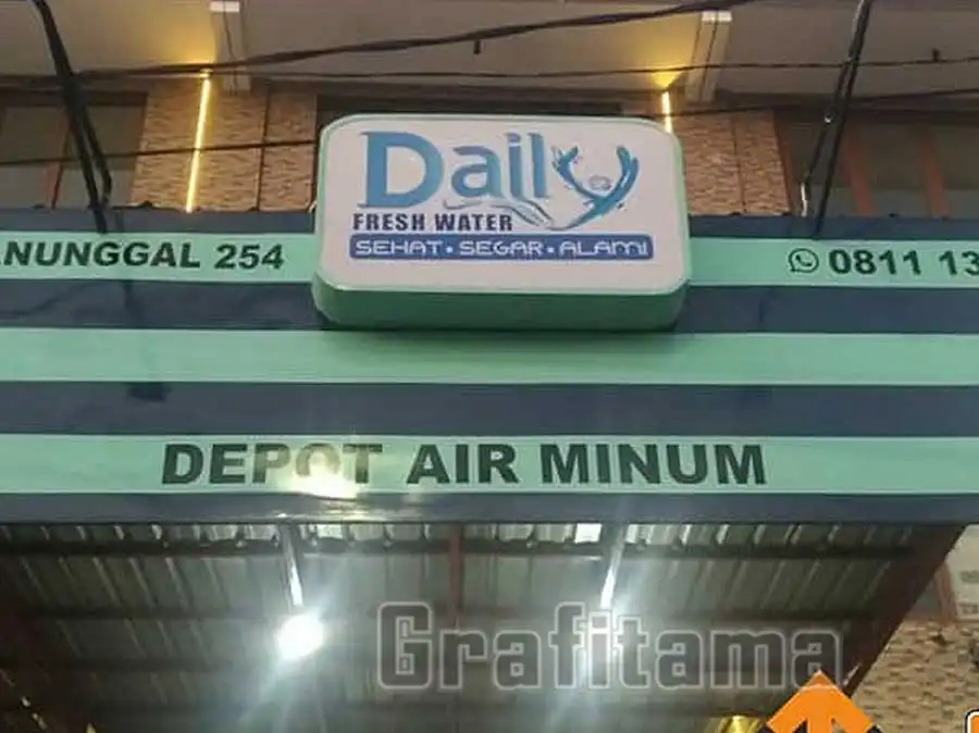 Jasa-Pembuatan-Neon-Box-1-sisi-Toko-Air-Minum-Surabaya